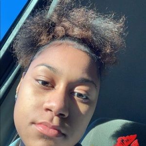 Meet your Posher, Alana